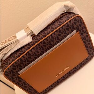 BRAND NEW Michael Kors Jet Set Logo East West Nylon Crossbody